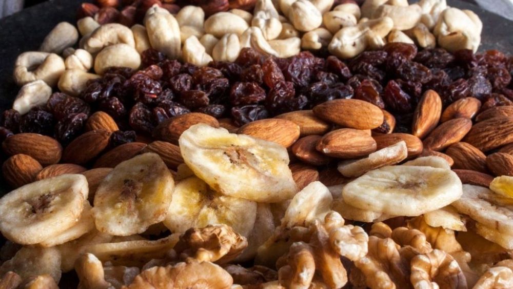 nuts and dried fruits