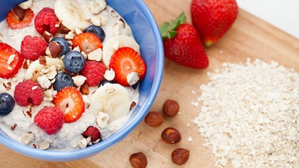 oatmeal with fresh fruits