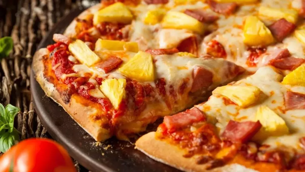 Hawaiian pizza